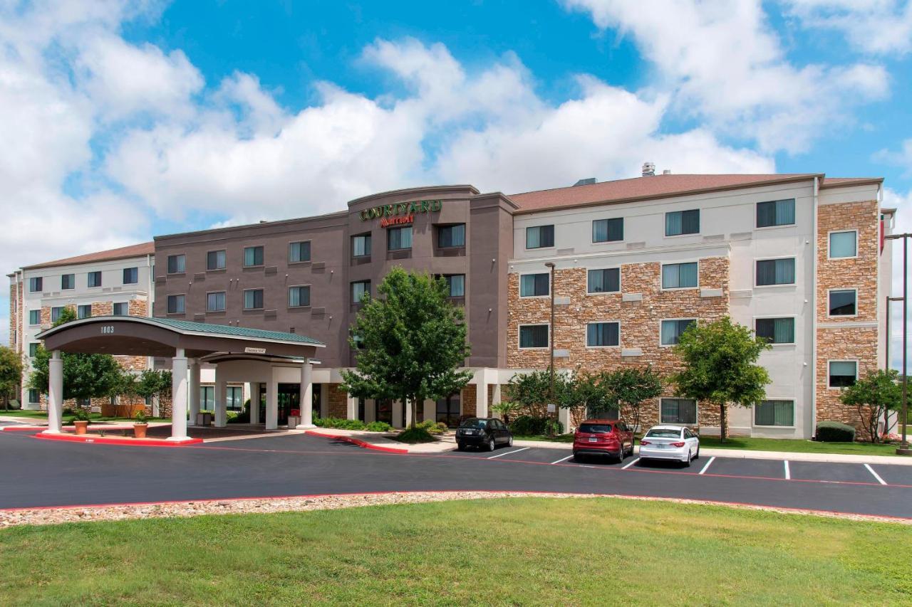 Courtyard By Marriott San Antonio North Stone Oak At Legacy Hotel Exterior photo