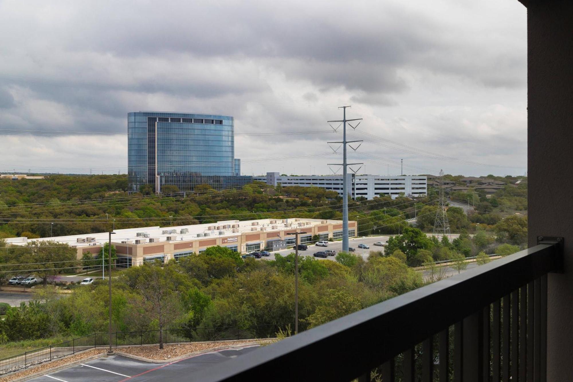 Courtyard By Marriott San Antonio North Stone Oak At Legacy Hotel Exterior photo