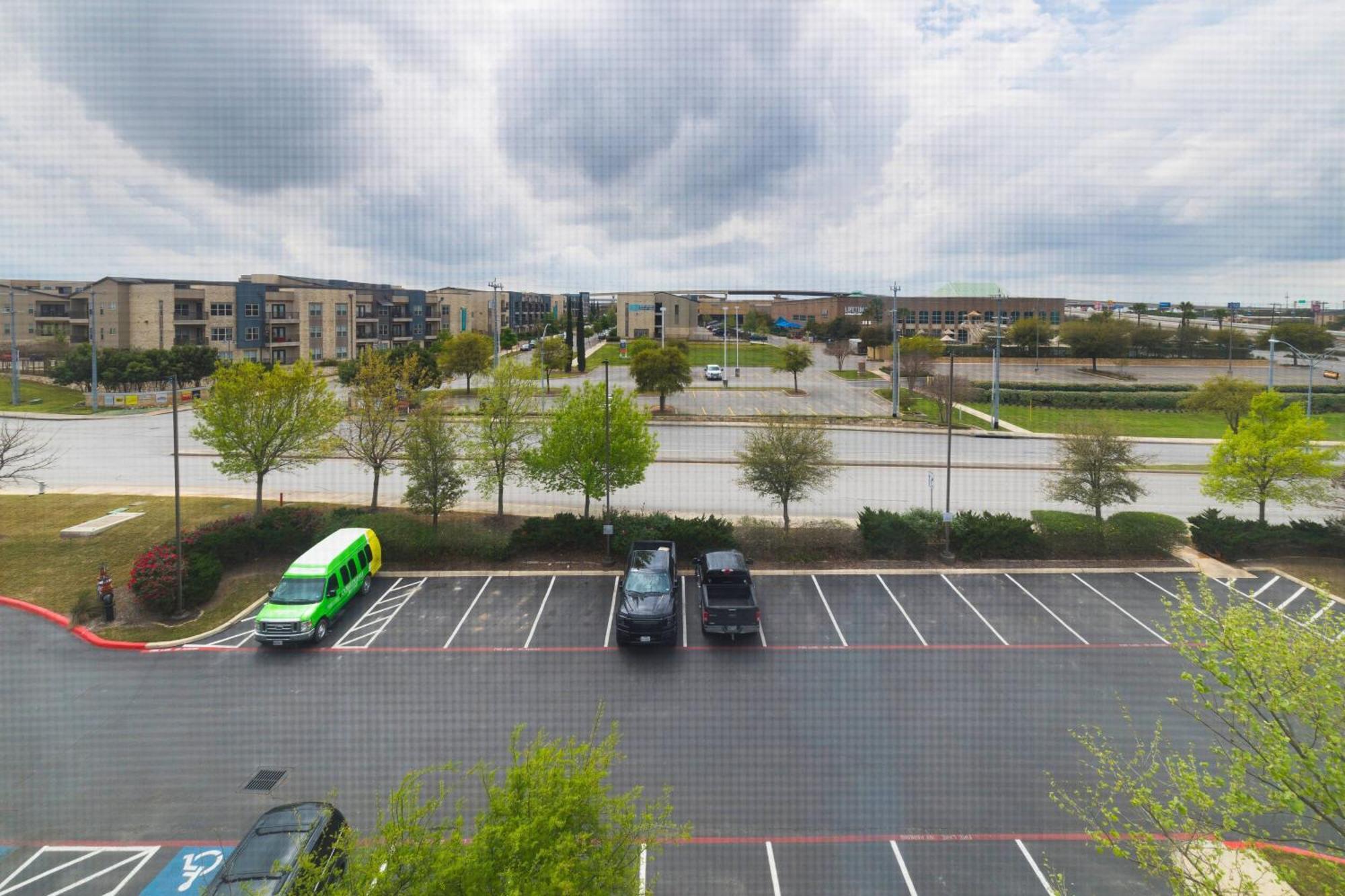 Courtyard By Marriott San Antonio North Stone Oak At Legacy Hotel Exterior photo