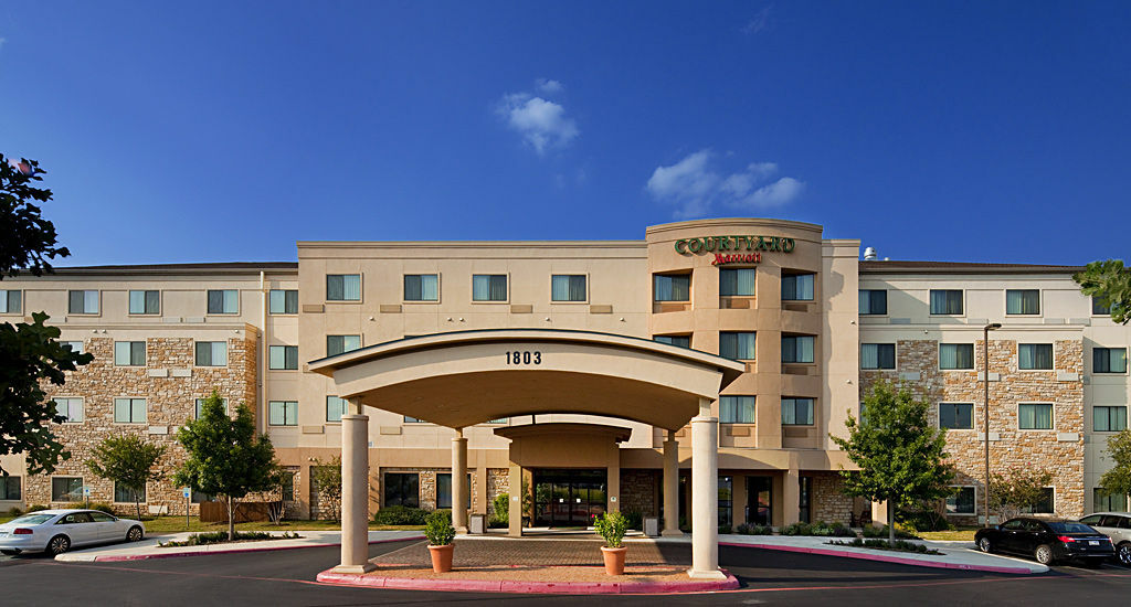 Courtyard By Marriott San Antonio North Stone Oak At Legacy Hotel Exterior photo